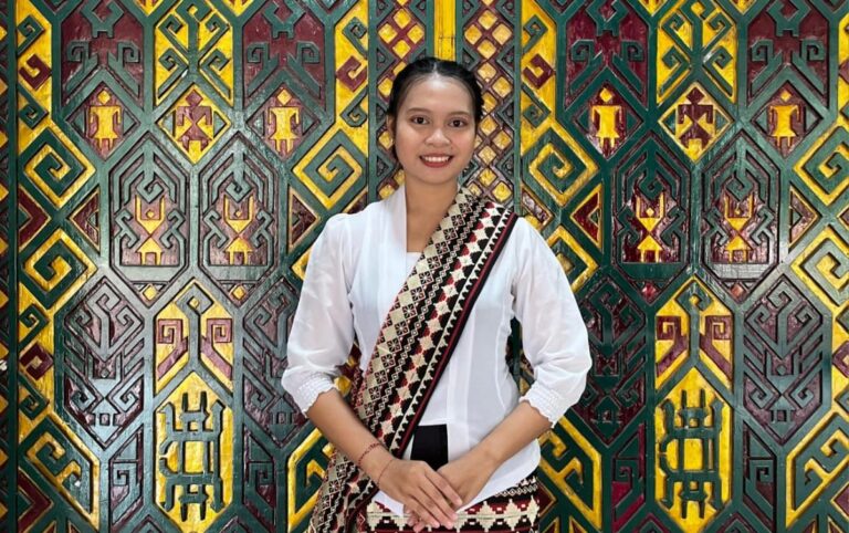Ni Nyoman Aprilia Widyasari Raih Juara Favorit Lomba Baca Puisi Nasional UNY