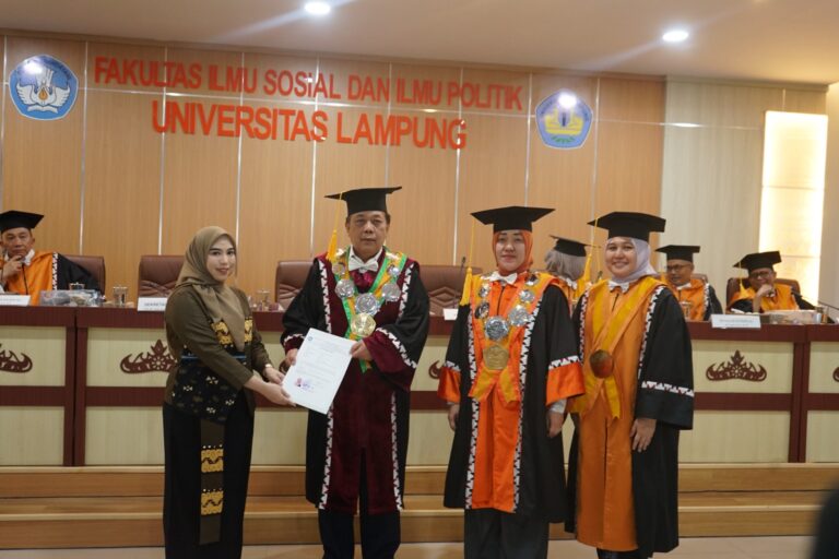 FISIP Gelar Ujian Terbuka Sidang Promosi Doktor Ari Gusnita