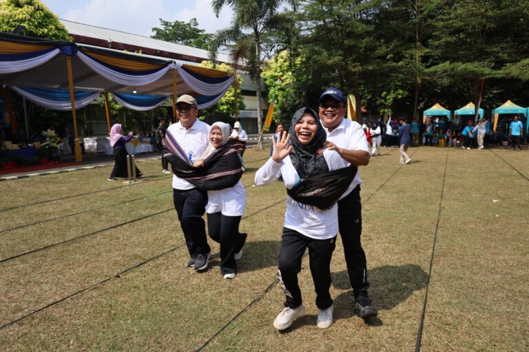Rektor dan Pimpinan Turun Langsung Lomba Bareng di Dies Natalis ke-61 Unila
