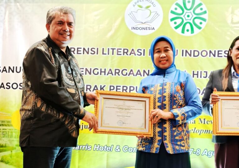 Unila Boyong Penghargaan Green Campus dan Green Library Nasional Berbasis Riset Digital